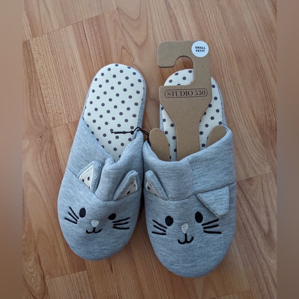 Cat slippers size small